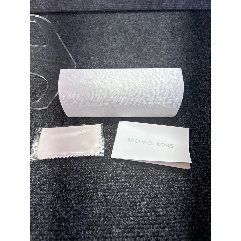 NeW~ Michael Kors White~Eyeglasses/Sunglasses Case with Cloth